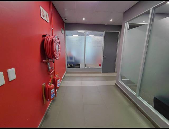 2,002M² OFFICE TO LET IN WATERFALL